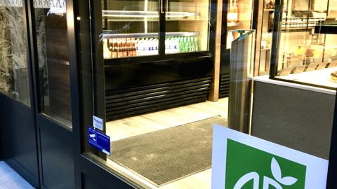 À Paris, les boulangeries Terroirs d’Avenir préfèrent valoriser la provenance locale de leurs farines plutôt que leur labellisation bio. © B. Guicheteau